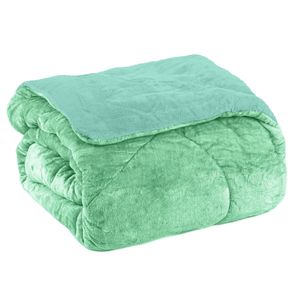 01_EdredomPlush_VerdeBrasil15-6123+VerdeMenta14-5713